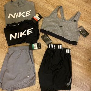 New Nike Womens/Girls Workout Outfit Bundle Set